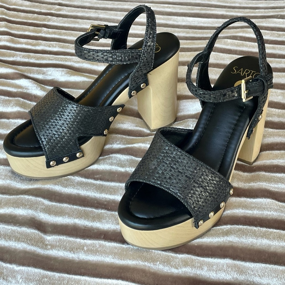 Franco Sarto, Size US 9 1/2, Black.